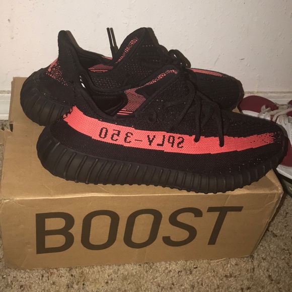 Yeezy 350 red stripe - Picture 1 of 3